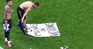 UK urges FIFA probe into Falklands banner after Argentina win
