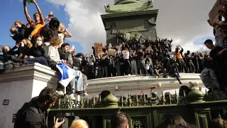 French Student Uprising Escalates Amid Police Brutality and Political Polarization
