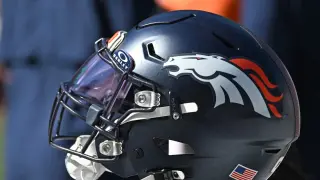 Broncos Trade Up for Waddle, Bet on Immediate Help Over Rookie Starters