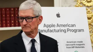 AI-Driven Memory Shortage Reshapes Prices From Apple to Startups