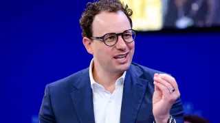 The Distillation Dilemma: Cheaper AI, Bigger Stakes