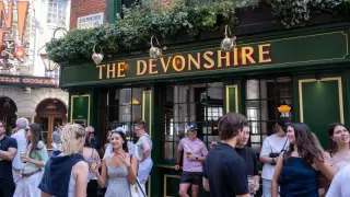 West End pubs face backlash as Westminster weighs curb on standing drinks