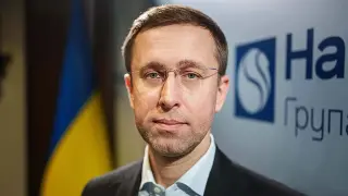 Ukraine overhauls wartime cabinet amid defence minister dismissal row