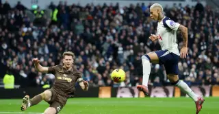 New-look Spurs seek early impact in Brentford opener