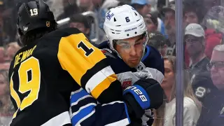 Penguins Drop 3 Goals in Final Frame to Fall to Jets