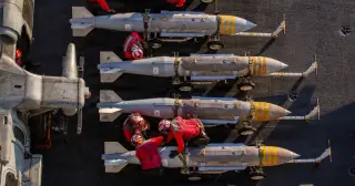 Pentagon Prepares Iran Strike Options as Trump Balances Midterm Timing
