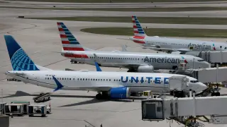 United Airlines Launches Aggressive Status Match Campaign to Poach Delta and American Elites