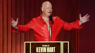 Jeff Ross Breaks Down the Kevin Hart Roast, His Favorite Cut Joke and Future Targets