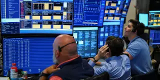 Markets Edge on a Big-Day Chessboard: Tech Earnings, Fed Call, and Iran Tensions