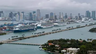 Miami-Dade mayor blocks $400M PortMiami fuel-yard deal