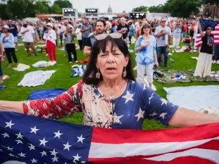 Trump-led National Mall prayer rally sparks debate over faith and government