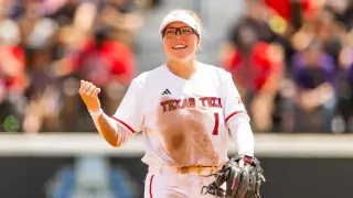 Mia Williams Sparks Tech as Florida Series Becomes Transfer-Drama Showcase