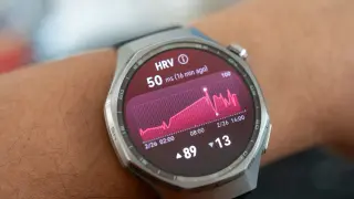 Smartwatches Lose Ground as Subtle Wearables Take Center Stage