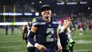 Lock uncovers unpracticed TD pass to Smith-Njigba in clutch Seattle drive