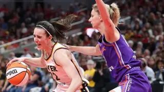 Thomas shoves Clark in the paint as no foul call sparks officiating backlash
