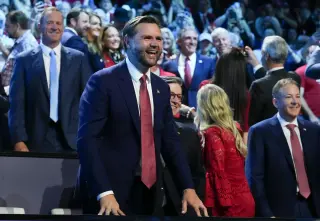 Vance Emerges as Trump’s Heir at GOP Midterm Rally