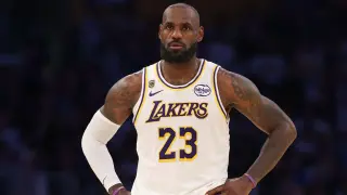 Lakers Prepare Backup Plans as LeBron’s Free Agency Decision Looms