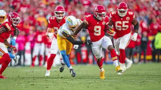 Chiefs Extend Perfect Start to 5-0 with 22-6 Victory Over Chargers