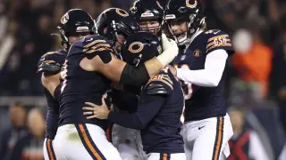 Santos' 58-yarder seals Bears win over Patriots after Johnson's initial punt call
