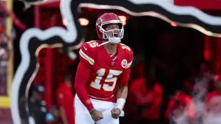 Mahomes: Leg Is the Least of My Worries as Chiefs Prepare for Colts