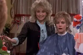 Dolly Parton’s On-Set Wisdom Still Guides Julia Roberts
