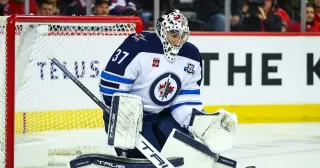 Hurricanes Keep Pressure in Hellebuyck Trade Chase