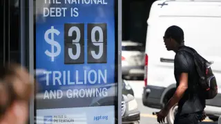 US debt breaches $40 trillion as deficits and yields surge