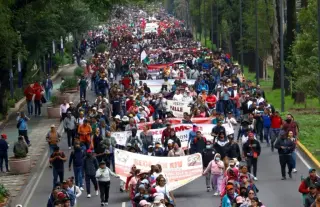 Protesters shut down access to Mexico's World Cup stadium