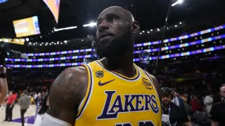 LeBron James Free Agency 4.0: Team buzz swirls as decision looms