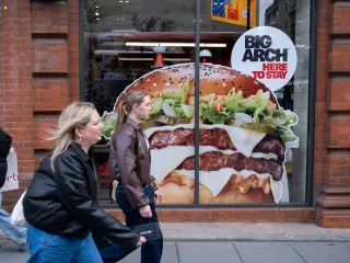 Burger King Gains Ground as McDonald's Struggles to Keep Pace in the Burger Wars