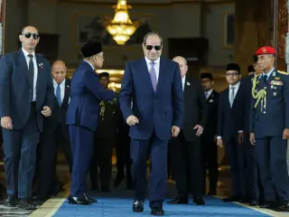 Egyptian Parliament Postpones Vote on Saudi Defense Pact Amid Houthi Escalation