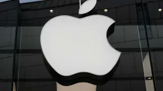 Apple Maps labels Lake Ontario 'Lake America' for U.S. users after Trump order
