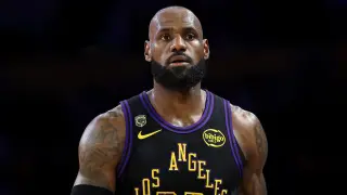 LeBron James Signals Late-Summer Free-Agent Decision Amid Lakers-Roster Talks