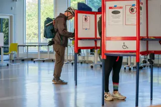 Virginia redraws its map, nudging the national redistricting contest toward Democrats