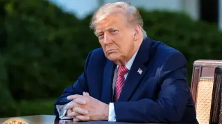 Trump Signs Housing Order to Cut Mortgage Costs and Boost Manufactured Homes