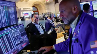 Treasury yields hover above 5% as Fed decision approaches