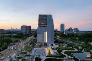 Obama Center's Earthbound Tower Redefines Chicago Architecture