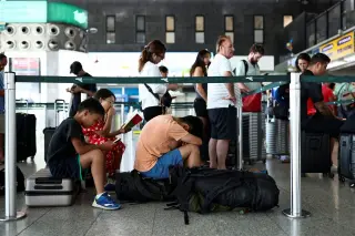 Flight cancellations push departures into multi-day waits for travelers