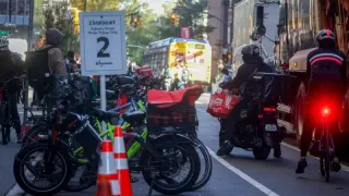 DoorDash Acquires Instacart in $17 Billion Deal to Consolidate US Delivery Market