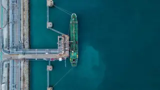 Oil Slides Despite Escalations, Notching Largest Weekly Drop Since 2025