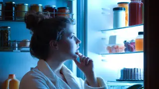 Late-Night Snacking Linked to 36% Higher Risk of Liver Disease in 200,000-Person Study