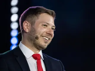 Shin Bet evacuates Netanyahu’s son from the US after life threat