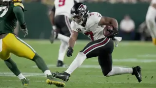 NFC South Rivals Clash in Historic 20th Anniversary Game