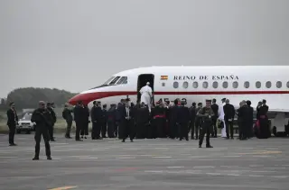 Spanish King Provides Plane for Papal Return After Tenerife Snag