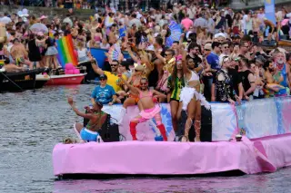 Amsterdam Canal Pride draws massive crowds for annual boat parade