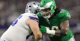 Eagles lock in Jalen Carter with record-setting extension
