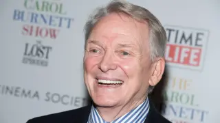 Bob Mackie, Iconic 'Sultan of Sequins,' Dies at 87