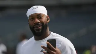 Za'Darius Smith Returns to NFL After Brief Retirement for Family