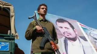 Houthi Strikes on Saudi Airports Kill Three as Leader Vows Prolonged Conflict