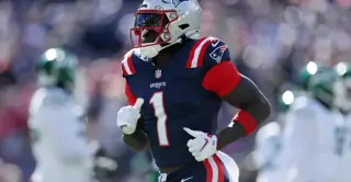A.J. Brown’s Slow Start Sparks Buyer’s Remorse in New England